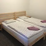 朋克御碑亭位酒店